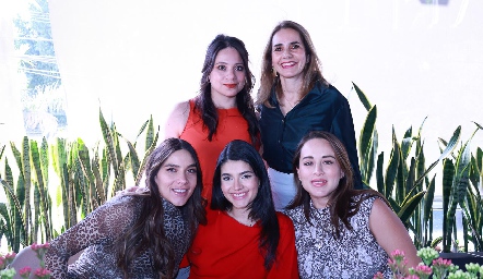  Sandra Domínguez, Elsa Villalba, Elsa Santoyo, Ana Sofi Santoyo y Carolina Silva.