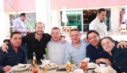  Alejandro Martínez, Armando Trujillo, Eduardo Pérez, Omar Sánchez y Ricardo Delgado.