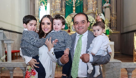  Jaime Morales, Daniela Pérez, José Pablo Morales, Jaime Morales y Juan Carlos Morales.