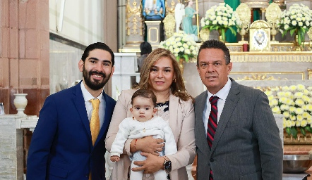  Padrinos de Juan Carlos, Fernando Pérez, Martha Irene Morales y Luis Lozoya.
