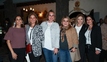  Marcela Benavente, Meritchell Galarza, Carmenchu, Sigrid Werge y Ana Paula Gutiérrez.