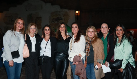  Meritchell Galarza, Sigrid Werge, Ana Paula Gutiérrez, Mónica Galarza, Claudia Altamirano, Carmenchu, Ceci Palau y Vanessa Galarza.