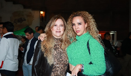  Lupita Díaz de León y Carla Saldierna.