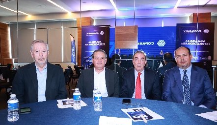 Ignacio Gómez, Mario Escobedo, Gustavo Puente y Carlos Sánchez.