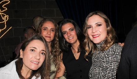  María José Abaroa, Viviana Navarro, Daniela Rivero y Sandra Pérez.