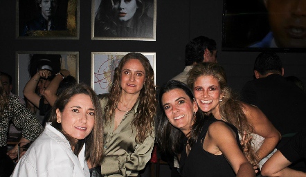  María José Abaroa, Viviana Navarro, Daniela Rivero y Lu López.