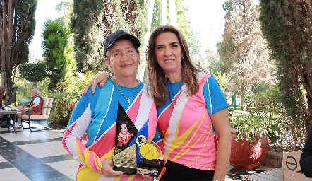  Laura Faz y Lourdes Velázquez.