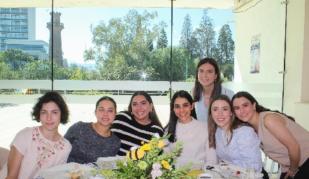  Gabriela Navarro , Regina Kasis, Paulina Suárez, Dalel Suárez, Dani, María y Sofía Galán.