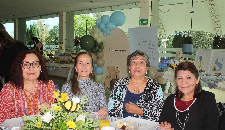  Maggie de la O, María Castañeda del Río, Carmen Oviedo Pérez y Elvia.