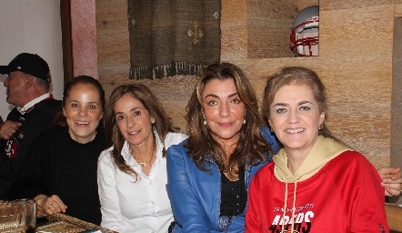  Paty Fernández, Mónica Gaviño, Nuria Lozano y Adriana Carrera.