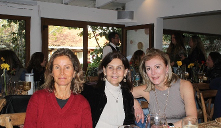  Lourdes Herrera, Luchi Castelo y Ana Meade.