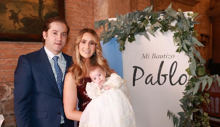  Pablo Torres con sus papás, Pablo Torres y Lucía Martín Alba.