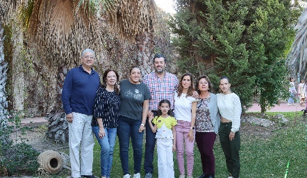  Juan de Dios Herrera, Paty Rodríguez, Mariana Herrera, Juan Carlos Herrera, May Chávez, Margarita Torres y Marce Chávez.