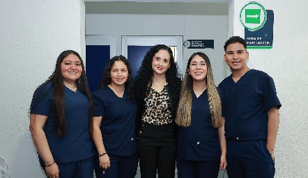  Vianey Catete, Melina Vazquez, Hilda Ortiz, Ana González y Demetrio Salazar.
