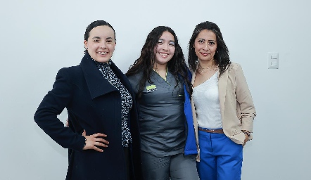  Dra. Soto Nuño, Yuridia Guerrero y Dra. Cristina Maldonado.