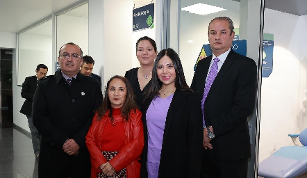  Gerardo Eguía, Vanessa Alejandra, Andrés Mares, Dra. Lety y Alejandra Romero.