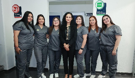  Catherine Gutiérrez, Sharis Torres, Fernanda Rojas, Hilda Ortiz, Miriam Esquivel y Mariela Córdova y Martita Payán.