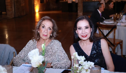  Teresa López y Verónica Pérez.