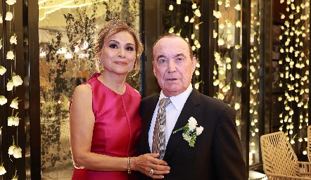  Koki Medina y Abelardo Uría, papás de la novia.