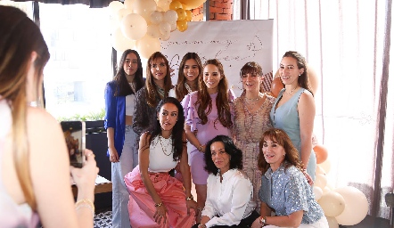  Scarlett, Nidia, Maytee, Fer, Pituca, Patty, Ruth, Adris y Patty Espinosa.