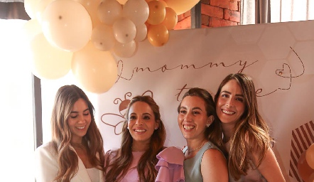  Maytee, Fer Paredes, Patty y Fernanda Chávez.