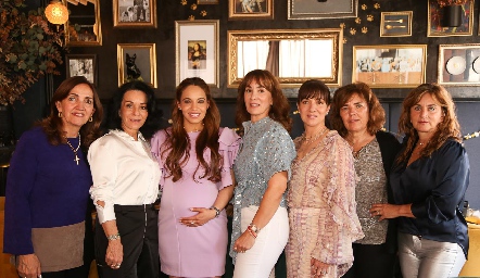  Mónica Alcalde, Adriana Espinosa, Fer Paredes, Patty Espinosa, Pituca Espinosa, Anabel Valle y Lorena Robles.