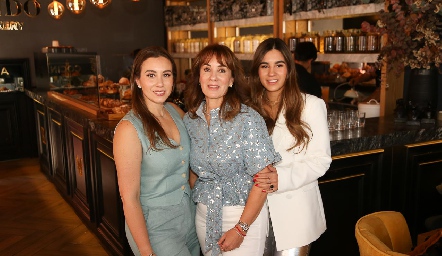  Patty De Antuñano, Patty Espinosa y Maytee De Antuñano.
