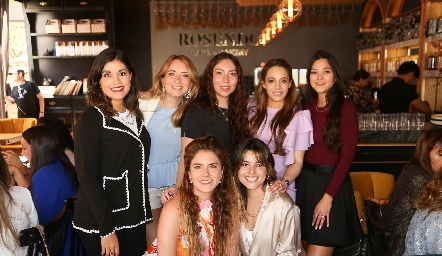  Sandra Ávila, Alis González, Mariana Naya, Fer Paredes, Mariana Cerda, Andrea González y Maritza Pérez.
