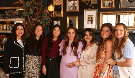  Sandra Ávila, Mariana Naya, Mariana Cerda, Fer Paredes, Maritza Pérez, Andrea González y Alis González.
