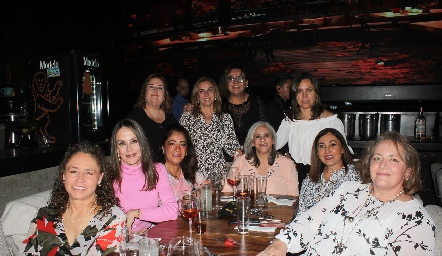  Paty Vilet, Lucero Gouyonnet, Tita Pedroza, Rosita Montejano, Bety Lavín, Carmen Alejo, Adriana Bravo, Laura Monjarás, Adriana Alcalde y Claudia Serment.