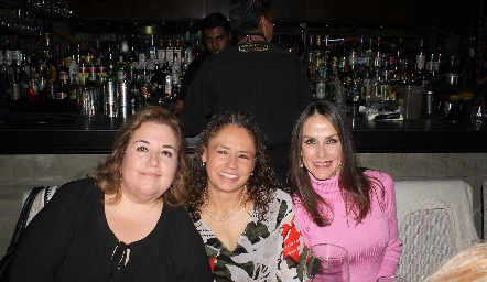  Rosa Estela Montejano, Paty Vilet y Lucero Gouyonnet.