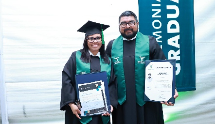  María del Carmen Viga Cruz y Carlos Andrés Aguirre.