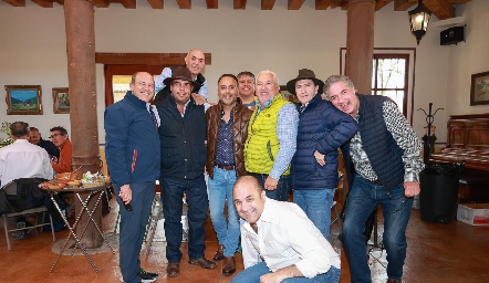  Roberto, Jaime Ascanio, Carlos Hinojosa, Jaime Delsol, Juan Ariel Reyes, Guillermo Báez, Rodak Palau, Andrés Bárcena y Eduardo Nieto.