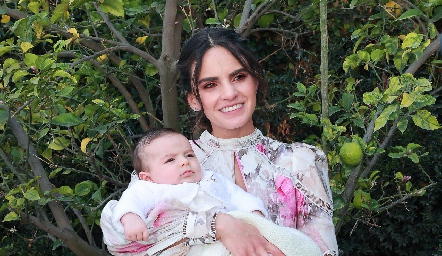  Adriana Olmos con su hijo Mauricio.