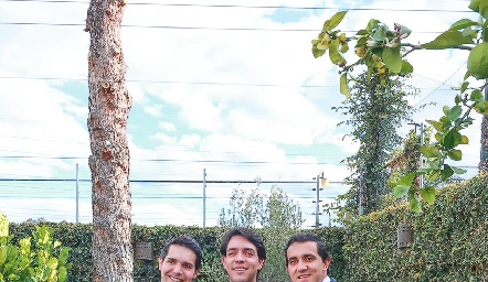  Mauricio Tobías, Diego Tobías y Horacio Tobías con Mauricio.