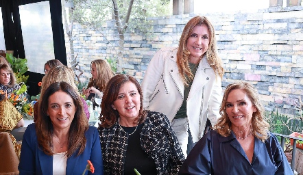  Odile Sánchez, Marcela Milán, Guille Hernández y Claudia Díaz Infante.