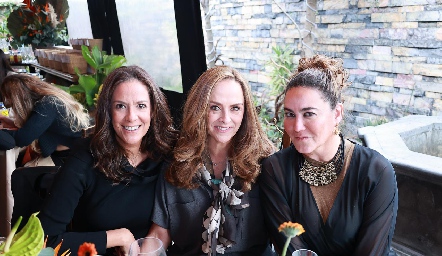  Delia Iduarte, Laura del Villar e Isa Garfias.