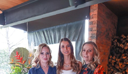  Claudia Díaz Infante, Isa Gaviño y Charo Valladares.
