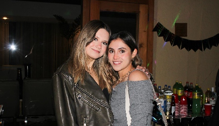  Valeria Ramos e Isa Flores.