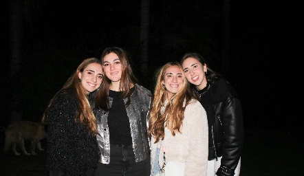  Ana Isa Revuelta, Mariana Gómez, María Paula Revuelta y Adriana Almaguer.