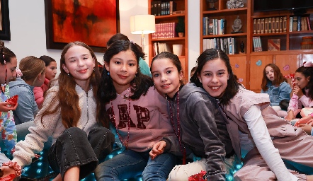  Miranda Garza, Frida, Matilda y Luciana Arredondo.