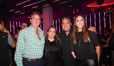  Emilio Heinze, Michelle Zarur, Eduardo García y Fernanda Valdes.