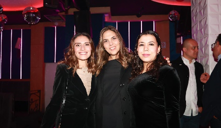  Gris Casas, Pilar Allende y Sofi Grijalva.