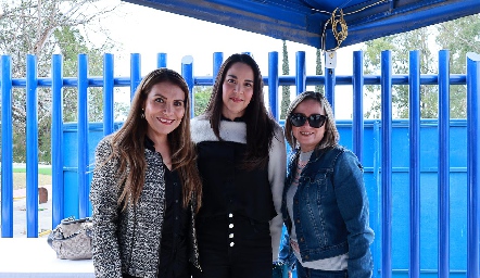  Elena Saucedo, Gloria y Helen Echavarría.