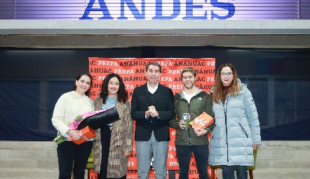  Daniela Elguero, Mariana Genel, Director Víctor Martínez Guerrero, Eduardo del Villar y Sandra Mattar.