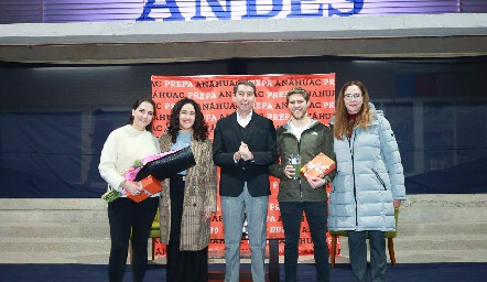  Daniela Elguero, Mariana Genel, Director Víctor Martínez Guerrero, Eduardo del Villar y Sandra Mattar.