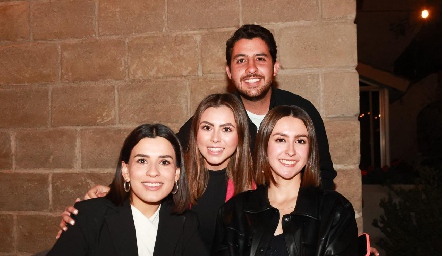  Daniela Pérez, Alexa Cárdenas, Max Gómez y Denisse Torres.
