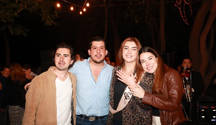  Guillermo Gómez, Héctor Gómez, Ana Gaby Motilla y Michell Cano.