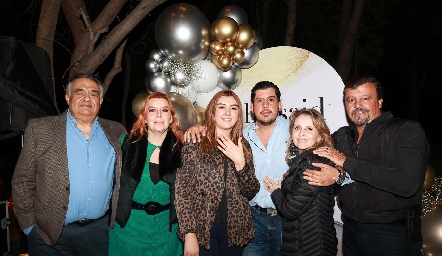  Los novios con sus papás, Sergio Motilla, Gabriela Lozano, Ana Gaby Motilla, Héctor Gómez, Anabel Gaviño y Héctor Gómez.