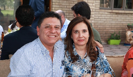  Ernesto Flores y Claudia Robles.